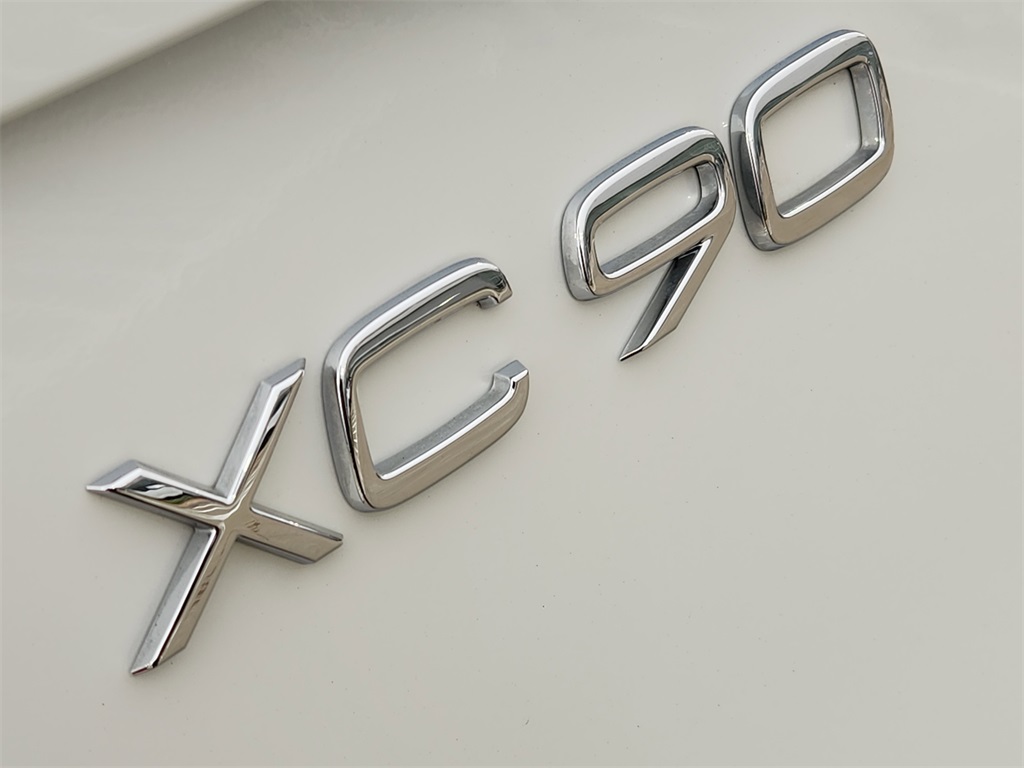 2018 Volvo XC90 T6 Momentum White at Classic Elite Chevrolet Hwy 6