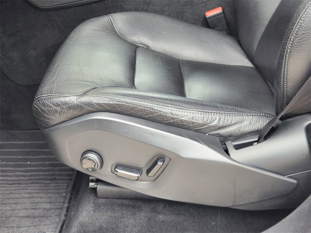 2018 Volvo XC90 T6 Momentum White at Classic Elite Chevrolet Hwy 6