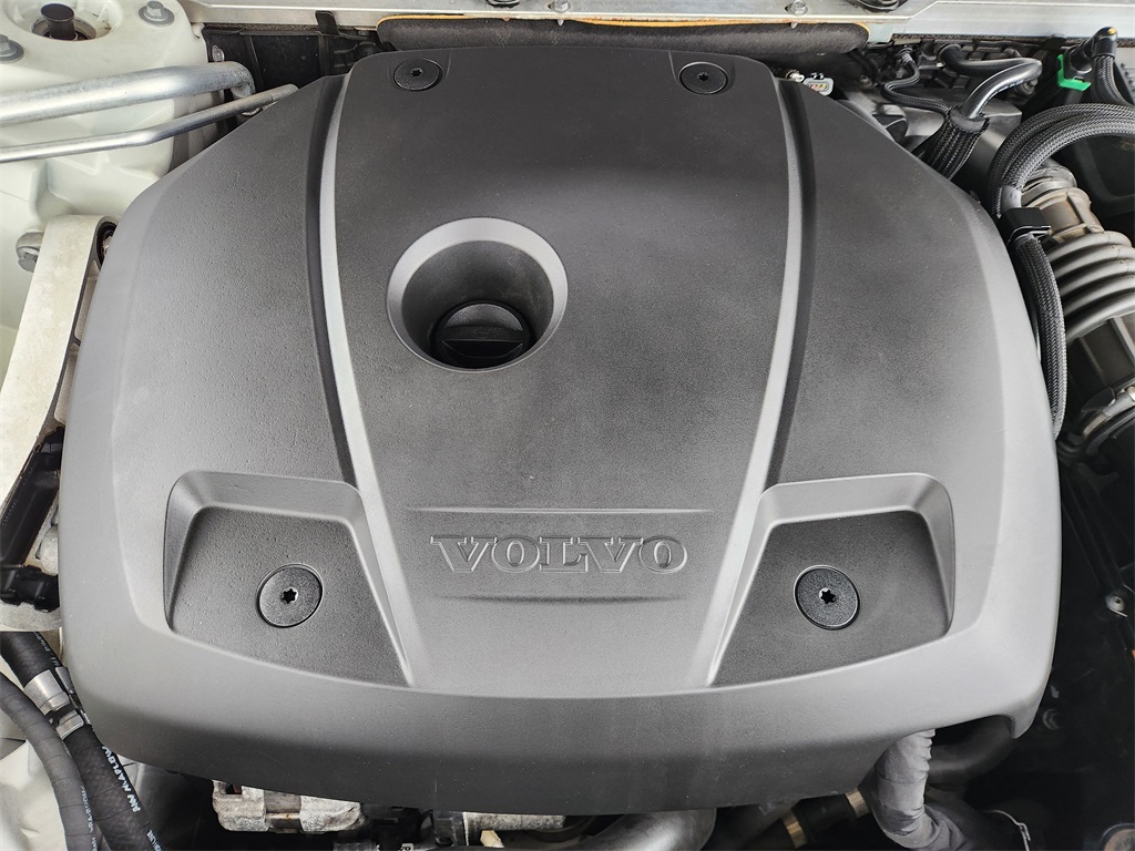 2018 Volvo XC90 T6 Momentum White at Classic Elite Chevrolet Hwy 6