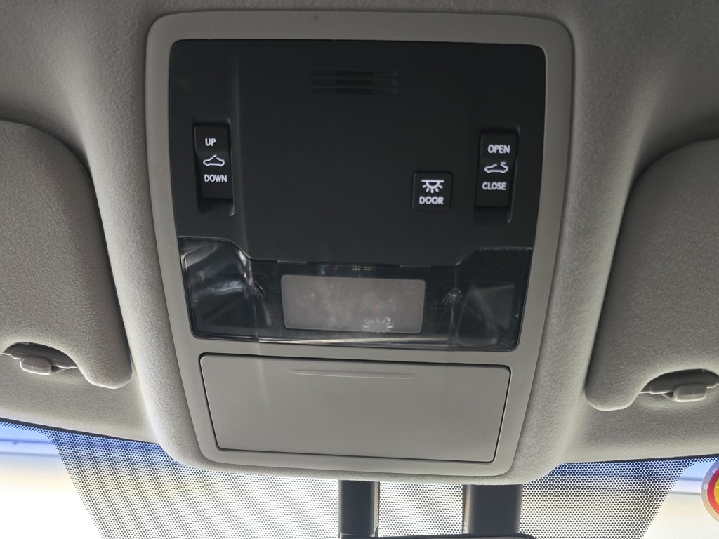 Thumbnail: 2017 Lexus RX - 19