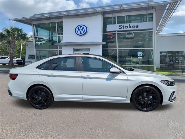 2025 Volkswagen Jetta 1.5T SE - 2