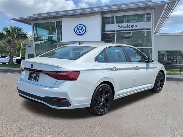 2025 Volkswagen Jetta 1.5T SE - 3