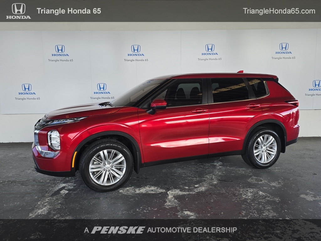 Thumbnail: 2022 Mitsubishi Outlander - 1