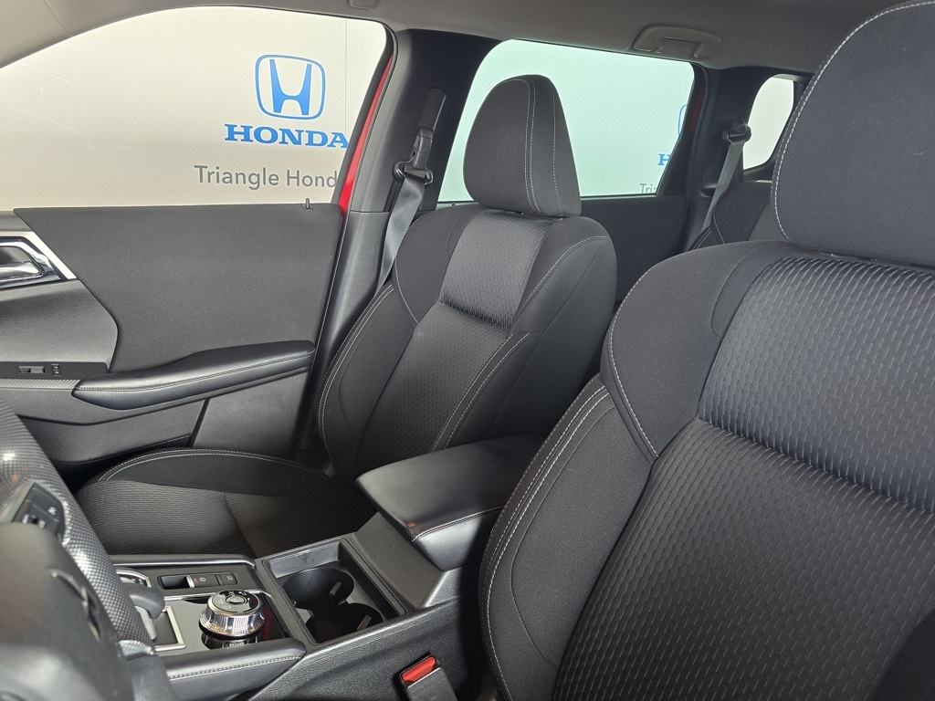 Thumbnail: 2022 Mitsubishi Outlander - 14