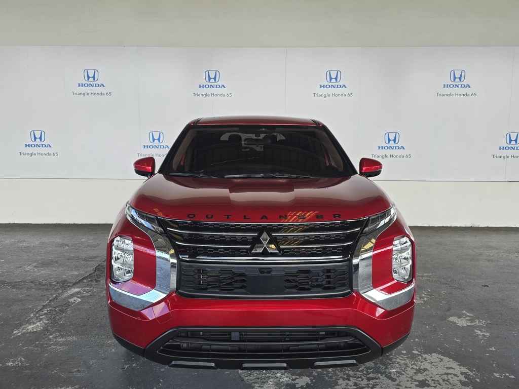 Thumbnail: 2022 Mitsubishi Outlander - 2