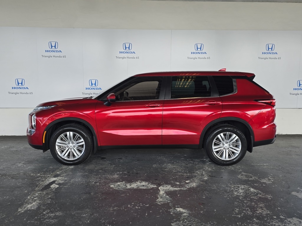 Thumbnail: 2022 Mitsubishi Outlander - 3