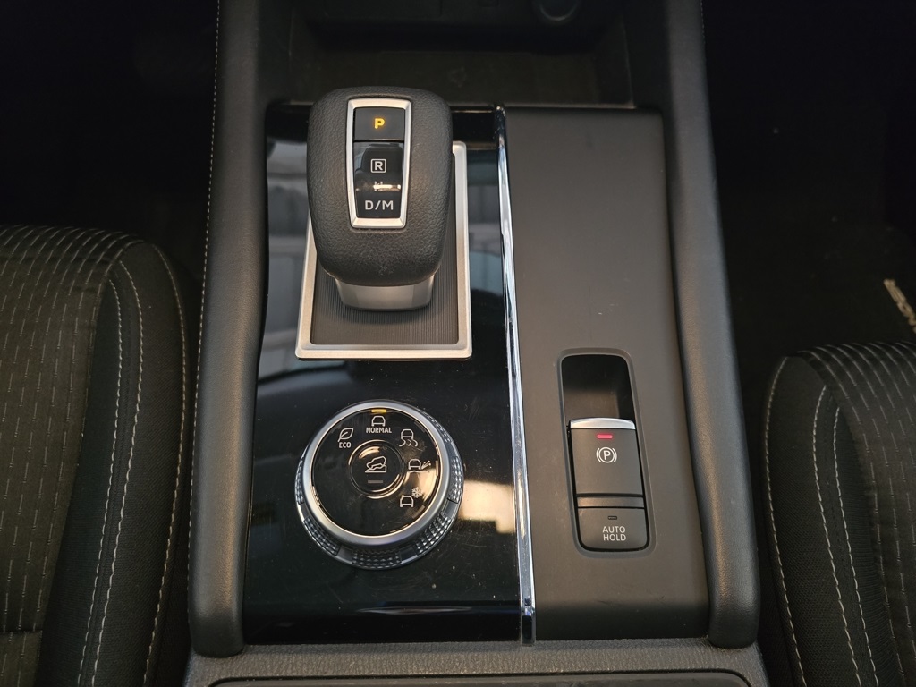 Thumbnail: 2022 Mitsubishi Outlander - 32