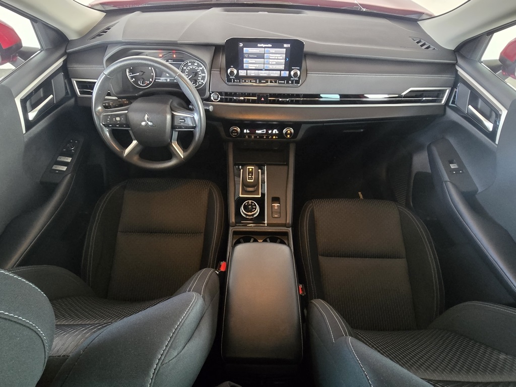 Thumbnail: 2022 Mitsubishi Outlander - 8