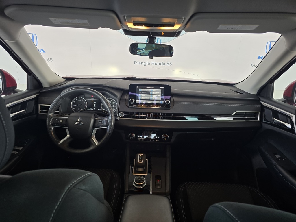 Thumbnail: 2022 Mitsubishi Outlander - 9