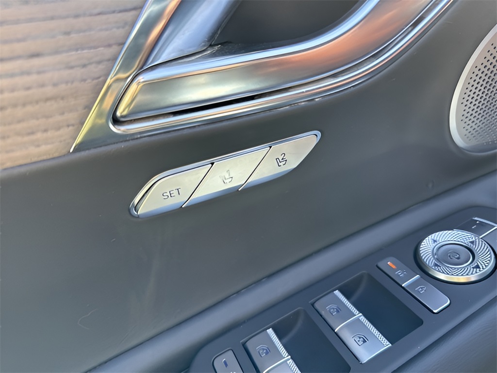 2025 Genesis GV80