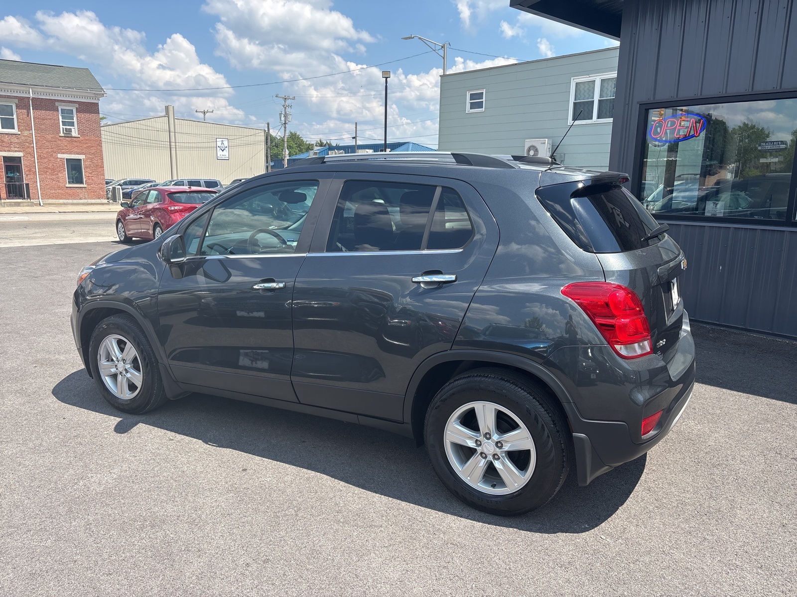 2019 Chevrolet Trax LT photo 2
