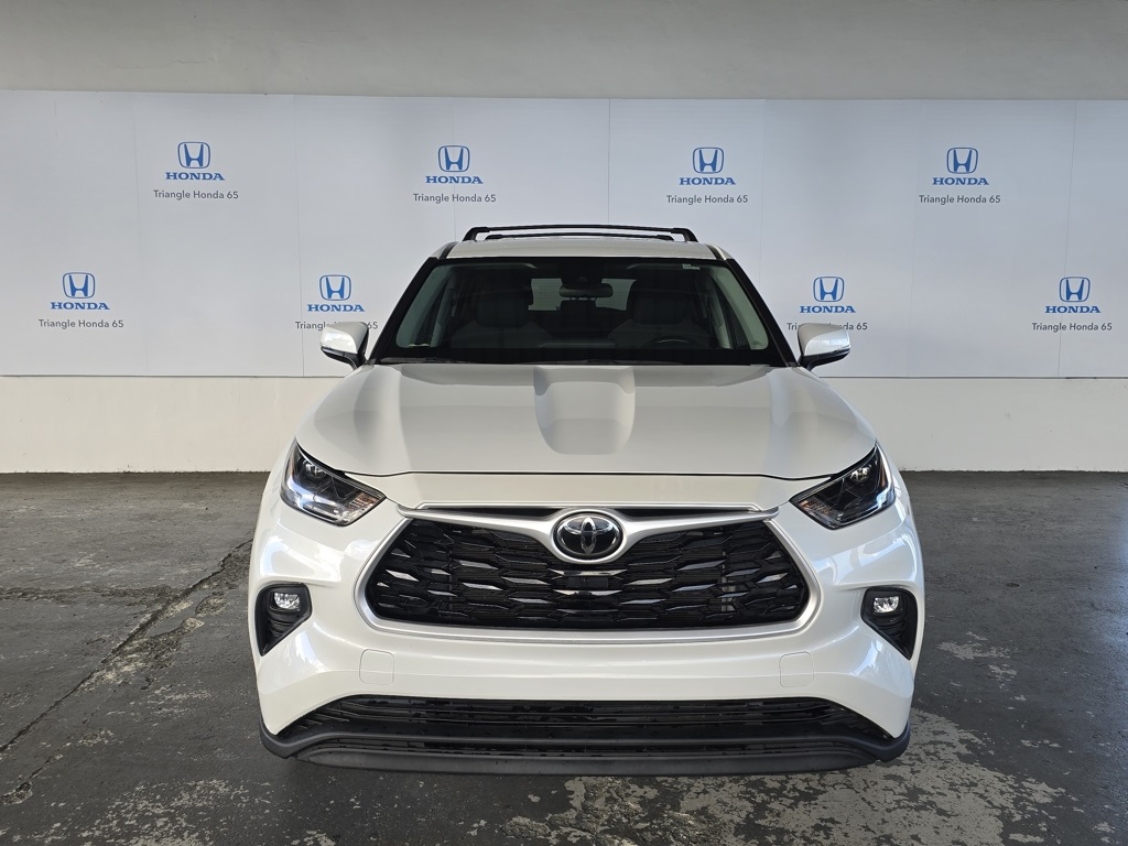 Thumbnail: 2022 Toyota Highlander - 2