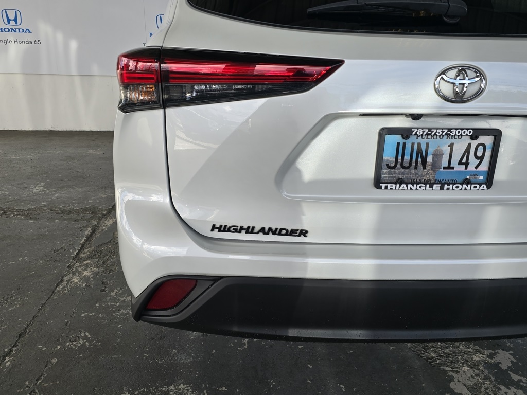 Thumbnail: 2022 Toyota Highlander - 23