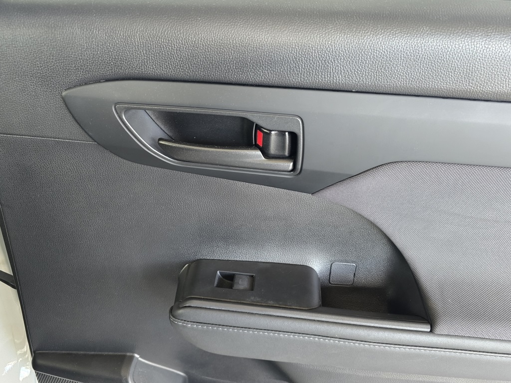 Thumbnail: 2022 Toyota Highlander - 32