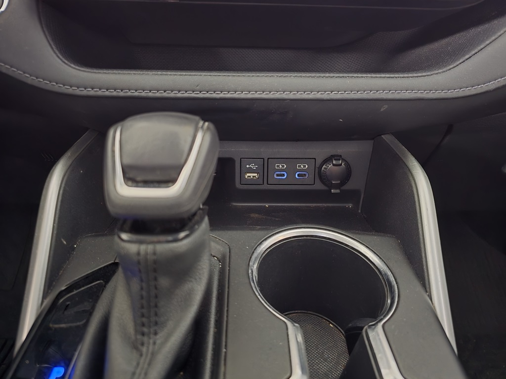 Thumbnail: 2022 Toyota Highlander - 7