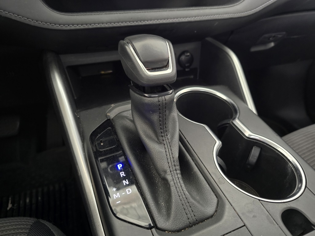 Thumbnail: 2022 Toyota Highlander - 8