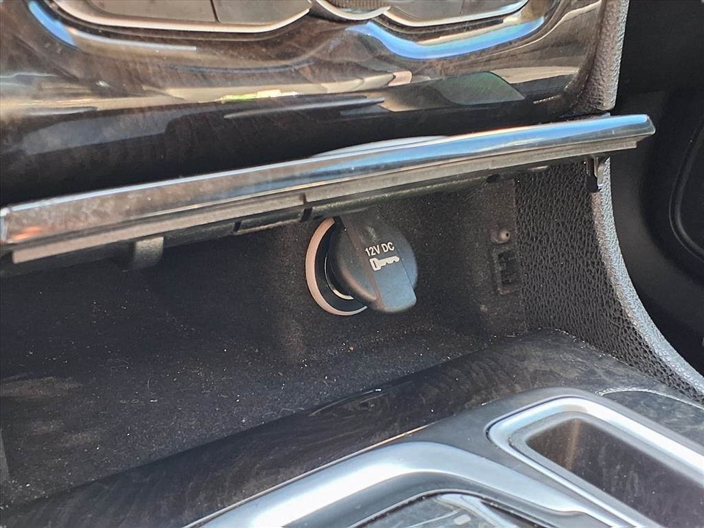 2019 Chrysler 300 Limited White at AutoSavvy Houston Northwest