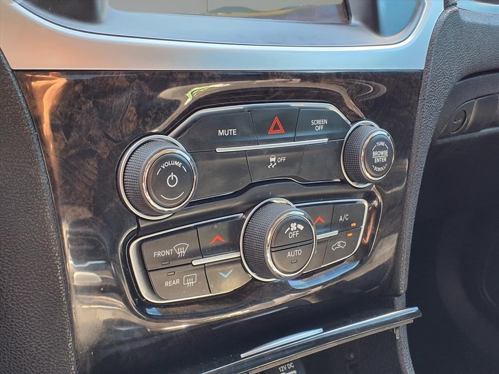 2019 Chrysler 300 Limited White at AutoSavvy Houston Northwest