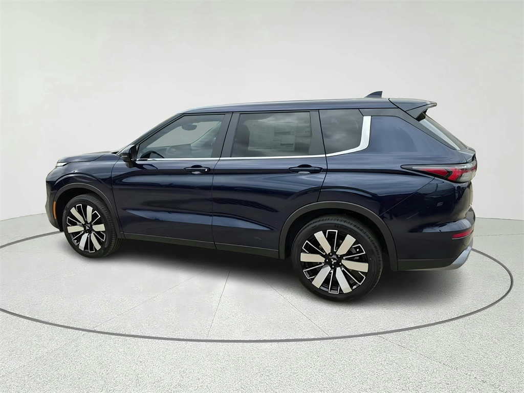 2025 Mitsubishi Outlander SE - 7