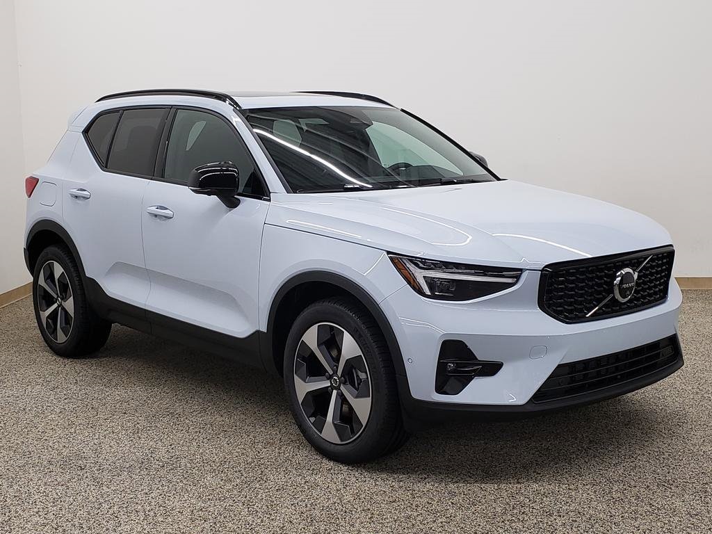 2026 Volvo XC40 B5 Plus AWD