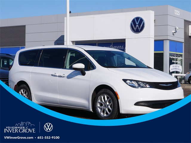 2023 Chrysler Voyager LX FWD