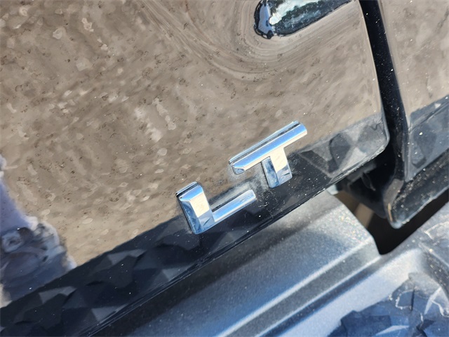 2023 Chevrolet Colorado LT - 11