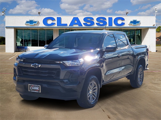 2023 Chevrolet Colorado LT - 2