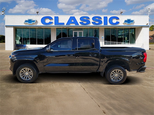 2023 Chevrolet Colorado LT - 3