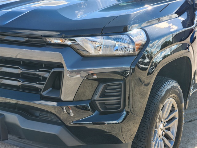 2023 Chevrolet Colorado LT - 8