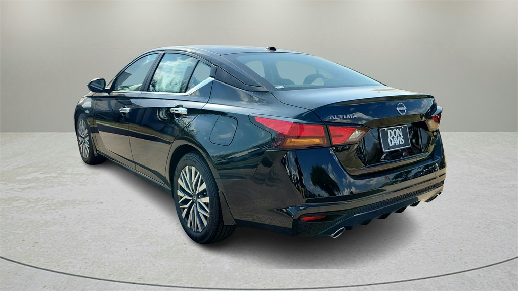 2025 Nissan Altima