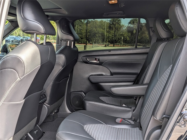 2021 Toyota Highlander XSE Black at Autostrade