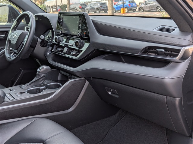 2021 Toyota Highlander XSE Black at Autostrade