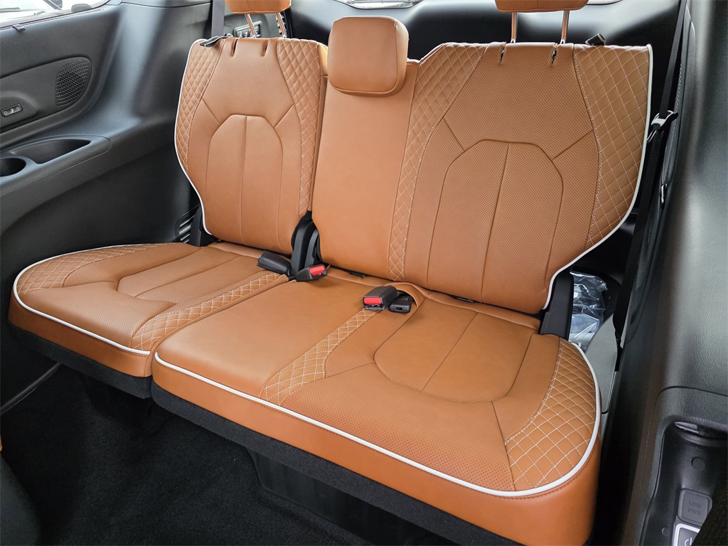 2026 Chrysler Pacifica Pinnacle White at Mac Haik CDJR North Houston