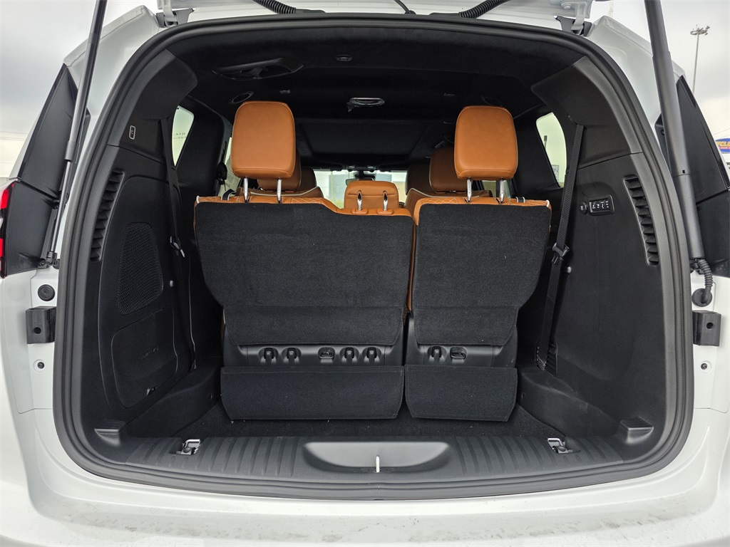 2026 Chrysler Pacifica Pinnacle White at Mac Haik CDJR North Houston