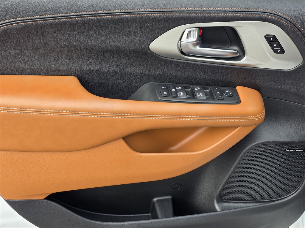 2026 Chrysler Pacifica Pinnacle White at Mac Haik CDJR North Houston