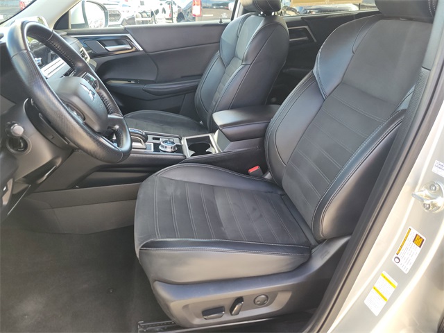 2024 Mitsubishi Outlander SE Black Edition Gray at Mac Haik CDJR North Houston