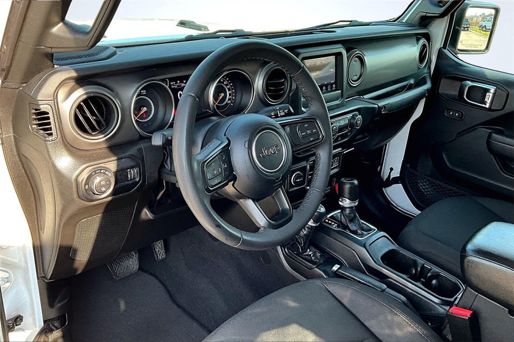2023 Jeep Gladiator Sport White at Central Houston Nissan