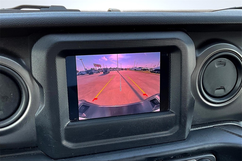 2023 Jeep Gladiator Sport White at Central Houston Nissan