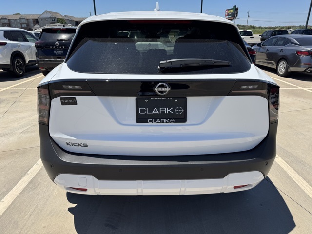 2025 Nissan Kicks SV photo 3