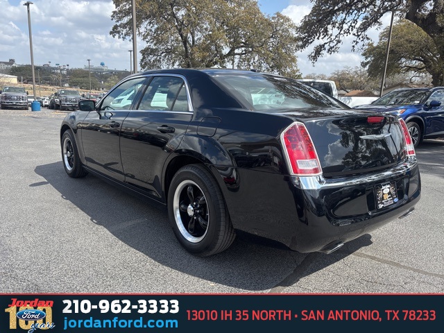Used Car 2012 Chrysler 300  Base For Sale Under $10,000 In San Antonio, Texas