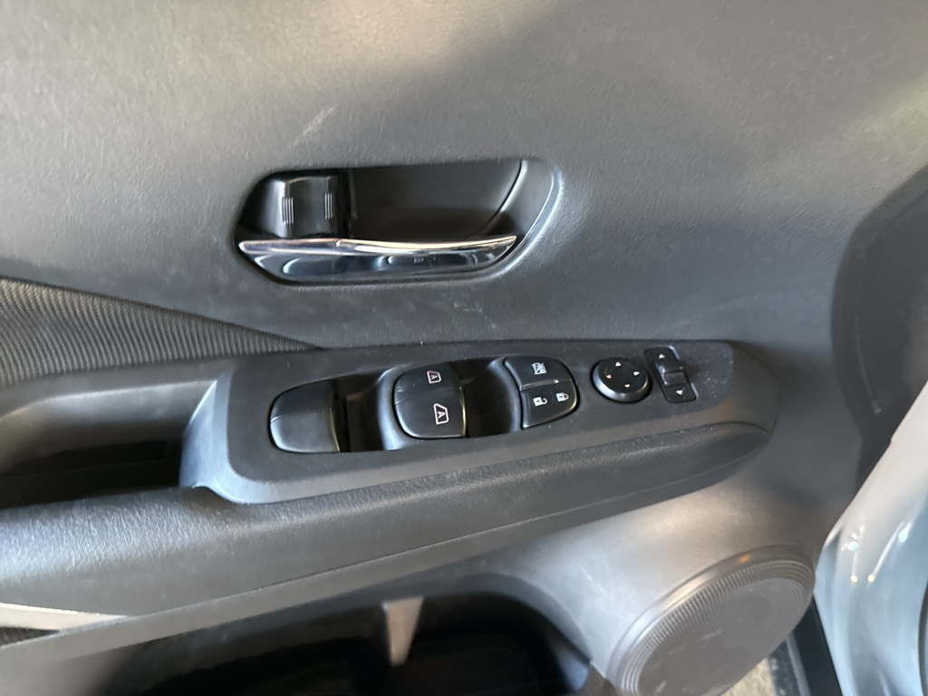 Thumbnail: 2021 Nissan Kicks - 23