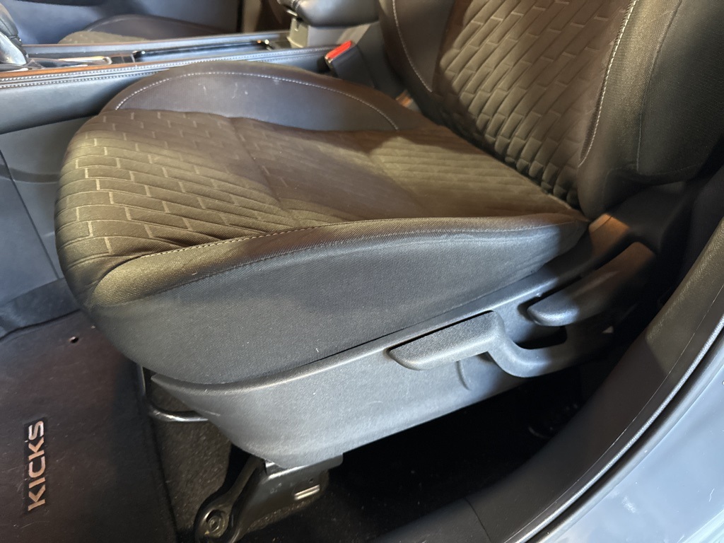 Thumbnail: 2021 Nissan Kicks - 24