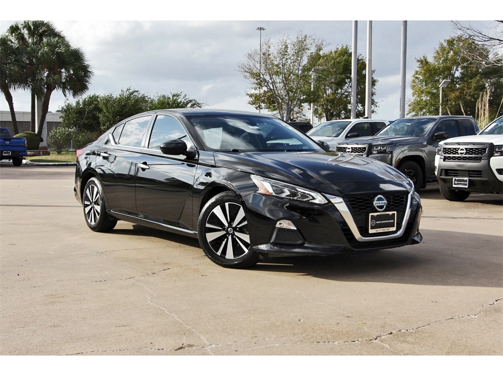 2022 Nissan Altima 2.5 SV - 0