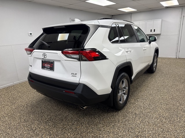 2022 Toyota RAV4 XLE photo 4
