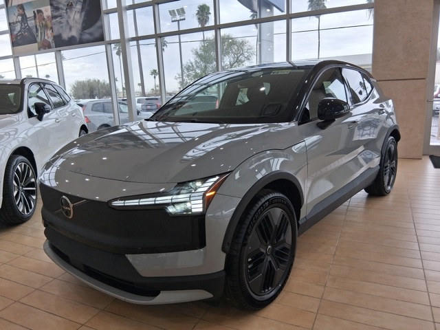 2026 Volvo EX30 Cross Country Twin Ultra eAWD