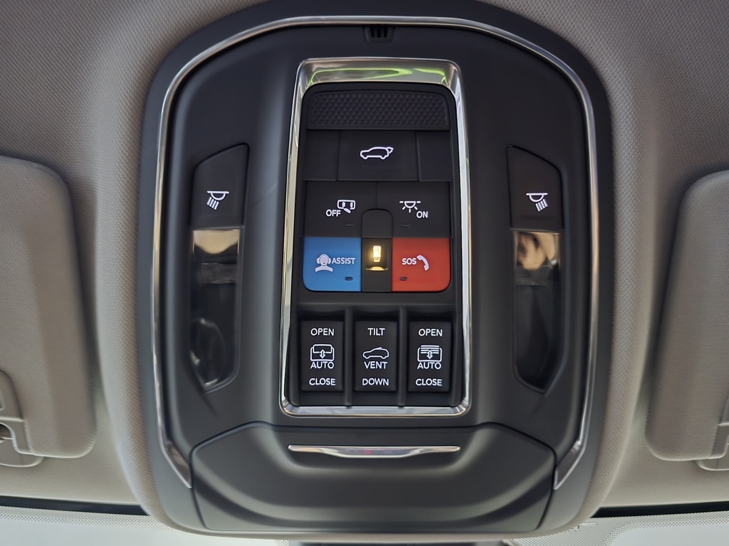 Thumbnail: 2023 Jeep Grand Cherokee - 19
