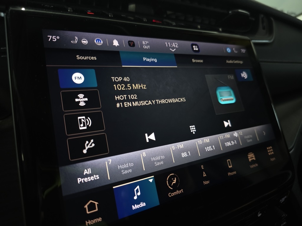 Thumbnail: 2023 Jeep Grand Cherokee - 21