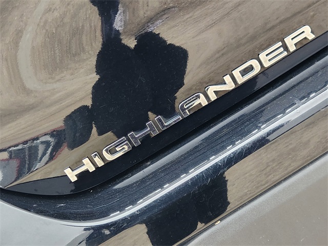 2023 Toyota Highlander L Black at Baytown Hyundai