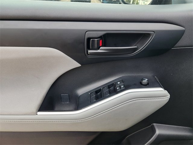 2023 Toyota Highlander L Black at Baytown Hyundai