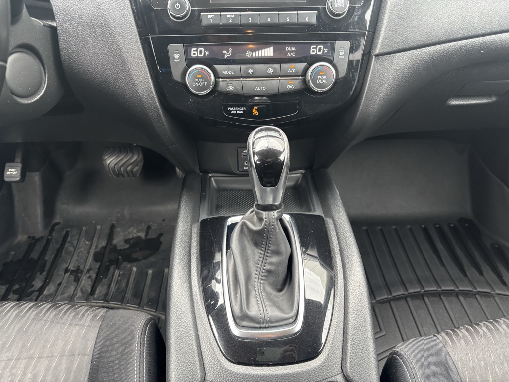 Used Car 2017 Nissan Rogue  Sv For Sale In Austin, Texas